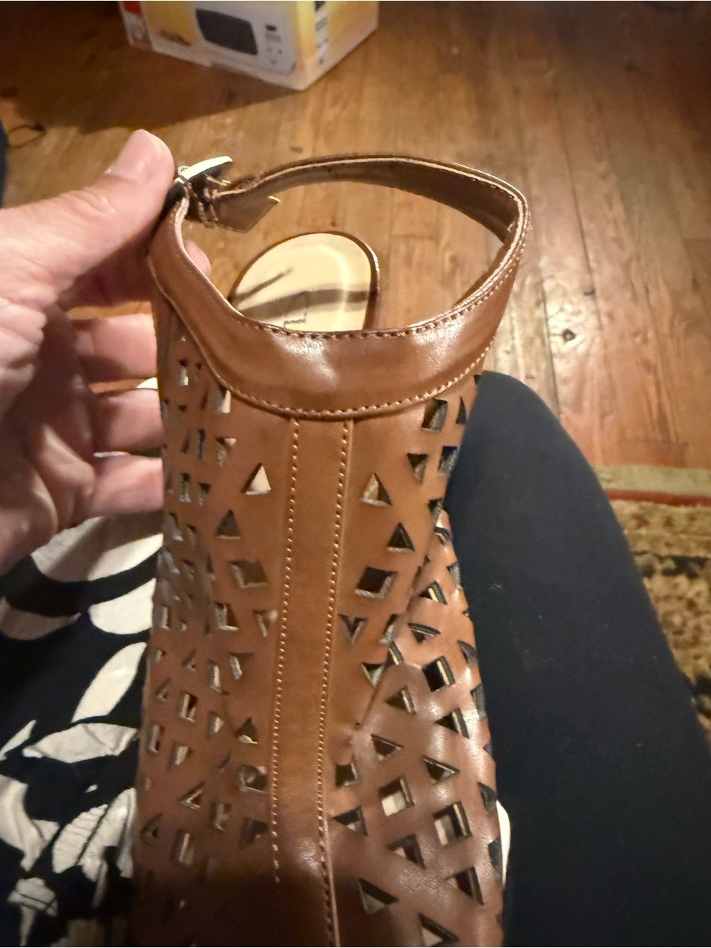 Women's Brown leather Cutout Ankle Sandals w heel CL by Laundry Sz.9